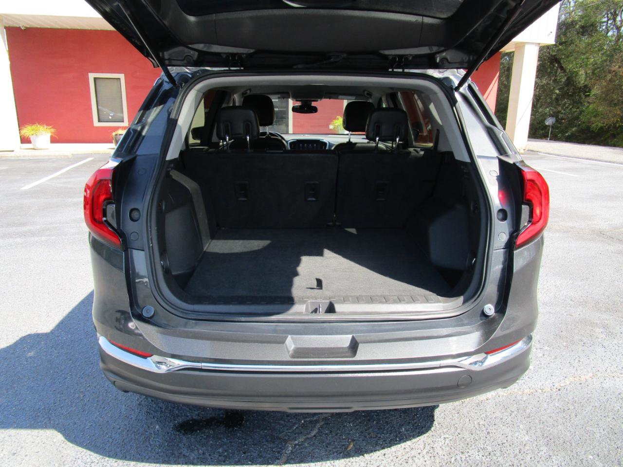 Used 2020 GMC Terrain SLT AWD/4WD image 24