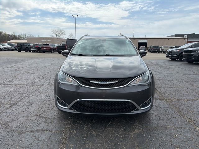 Used 2018 Chrysler Pacifica Touring-L Plus image 3