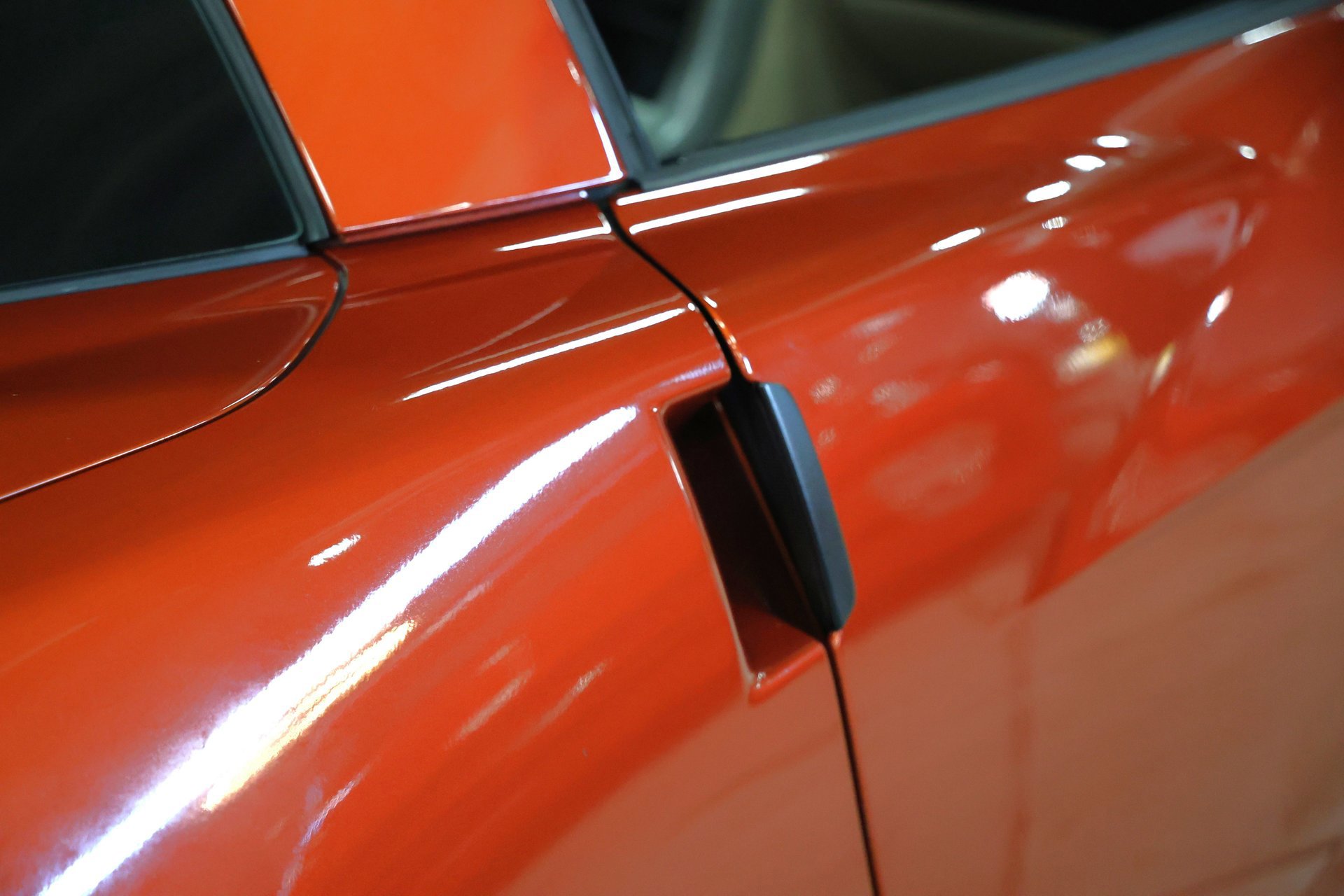 Used 2005 Chevrolet Corvette Coupe w/ Performance Handling Package image 21