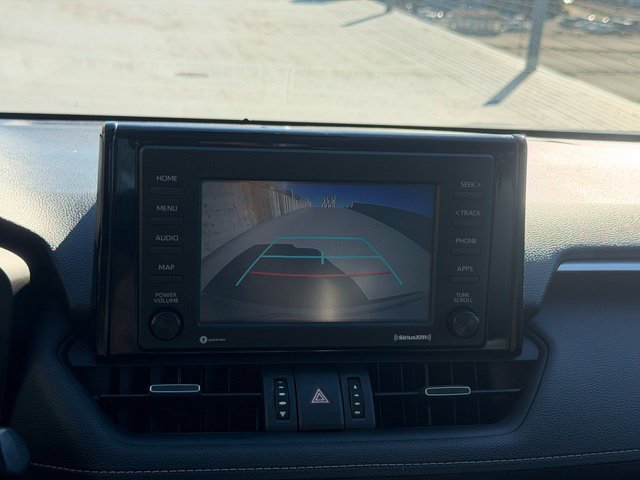 Used 2020 Toyota RAV4 XLE Premium FWD image 16