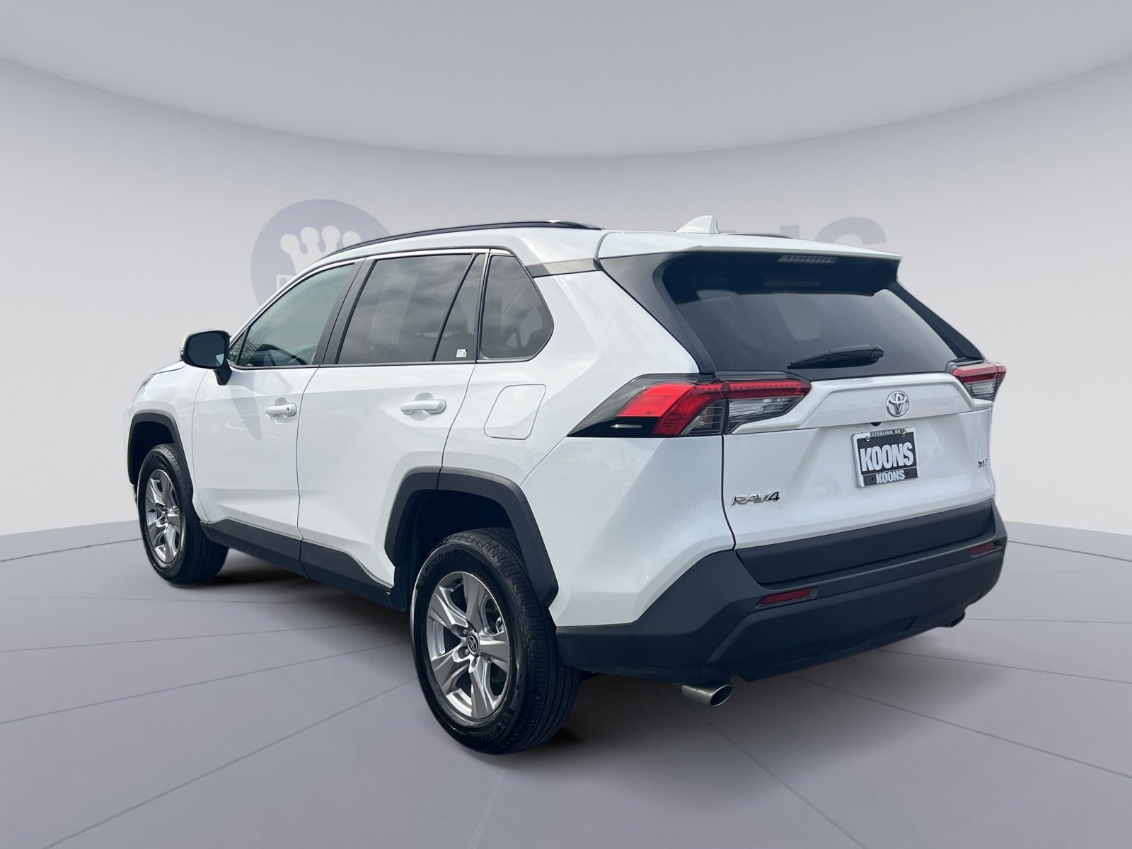 Used 2025 Toyota RAV4 XLE FWD image 8