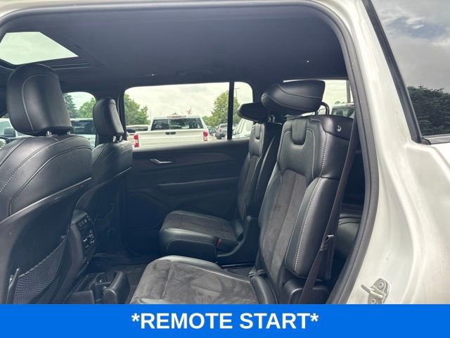 Used 2023 Jeep Grand Cherokee L Laredo AWD/4WD image 7
