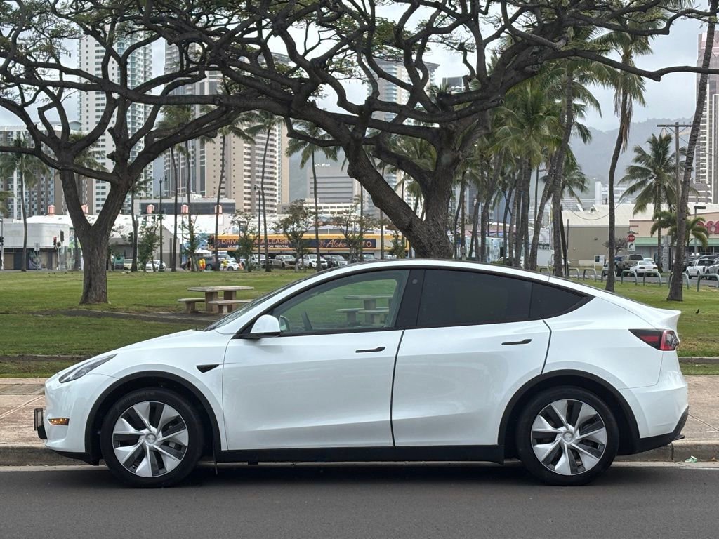 Used 2023 Tesla Model Y Long Range image 2