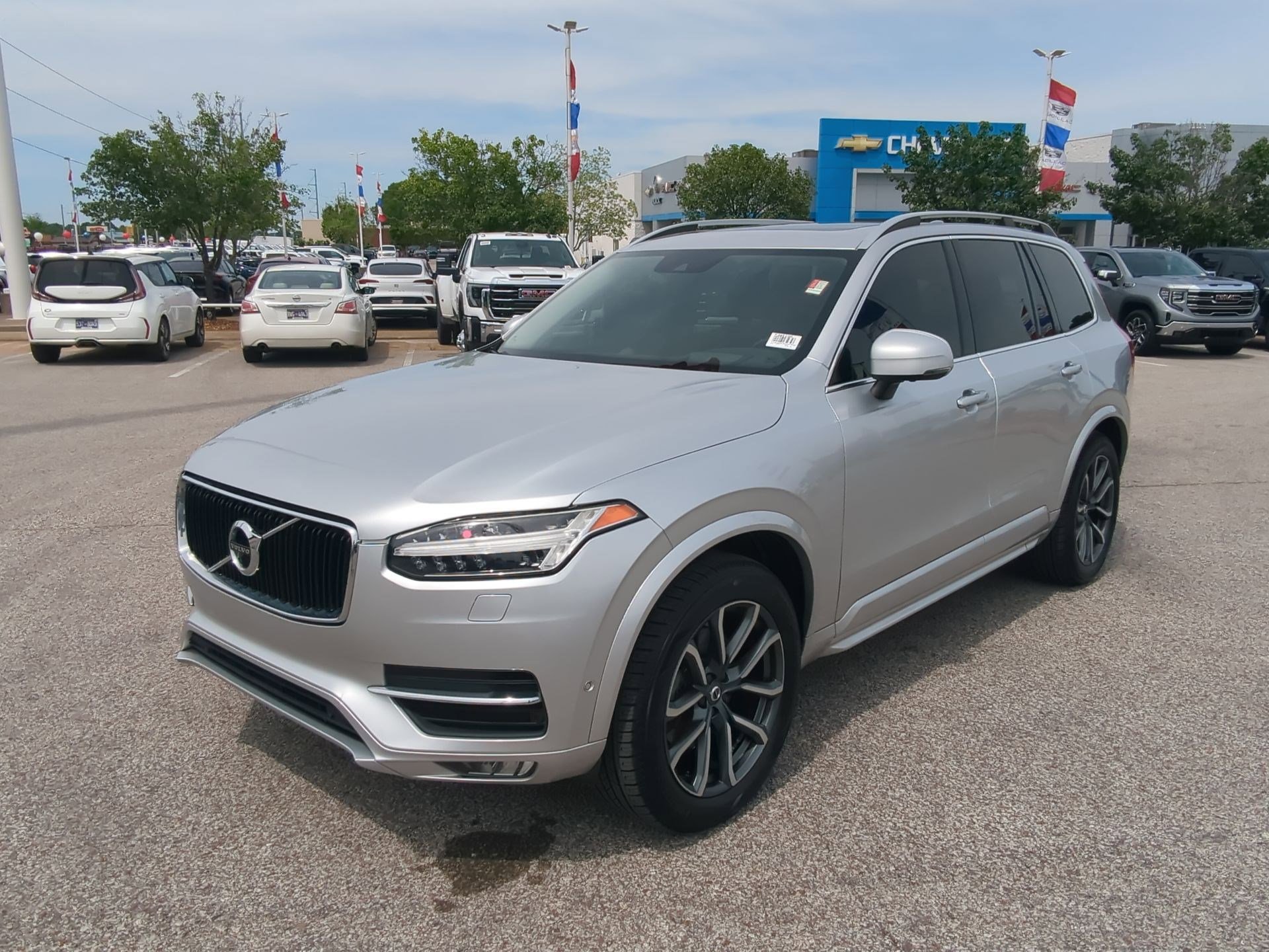 Used 2016 Volvo XC90 T6 Momentum AWD/4WD image 4