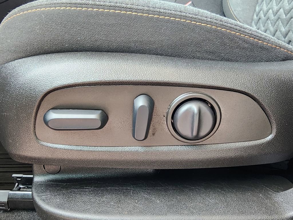Used 2022 Chevrolet Equinox LT FWD image 18