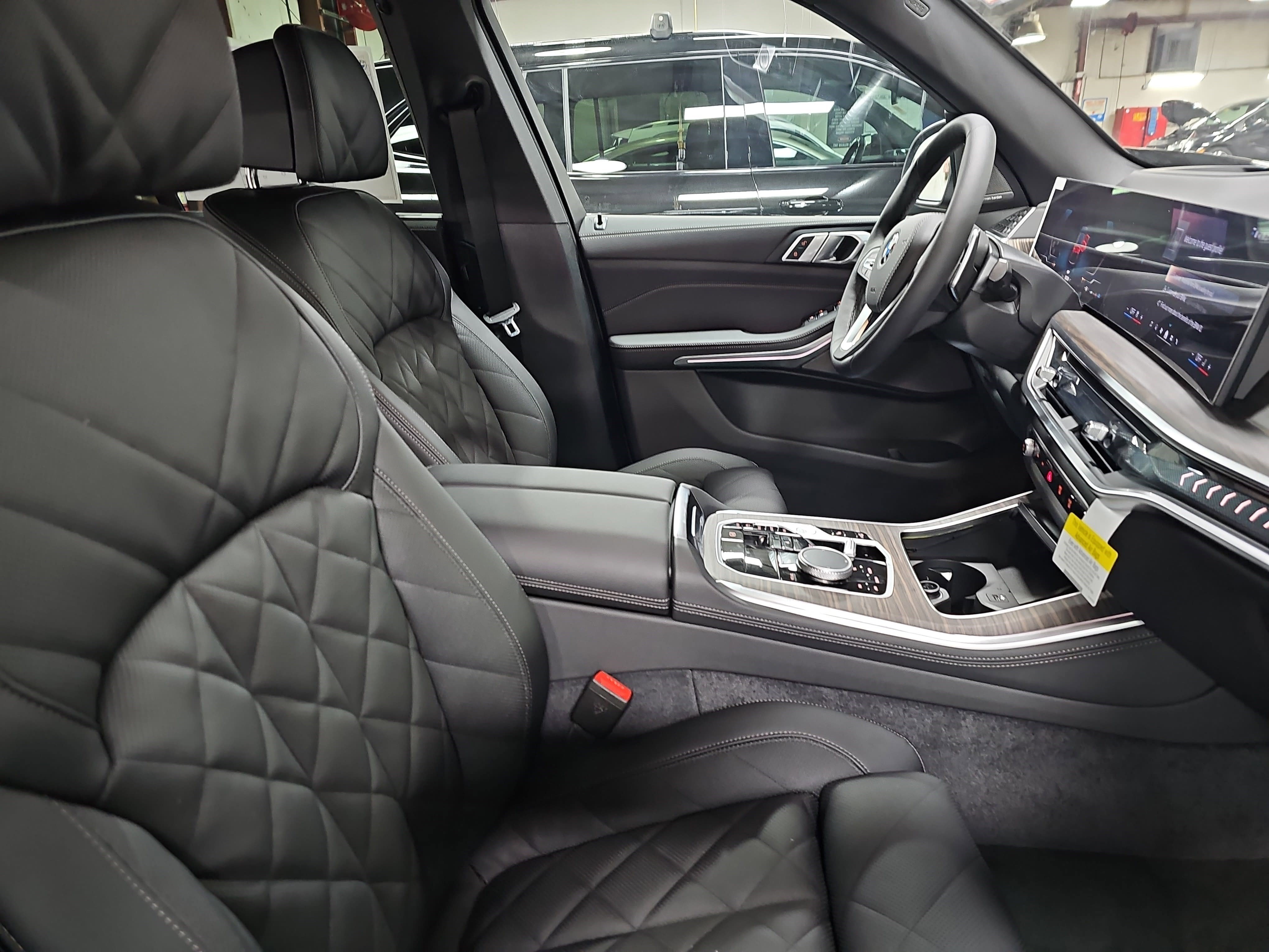 New 2026 BMW X5 xDrive40i w/ Climate Comfort Package image 10