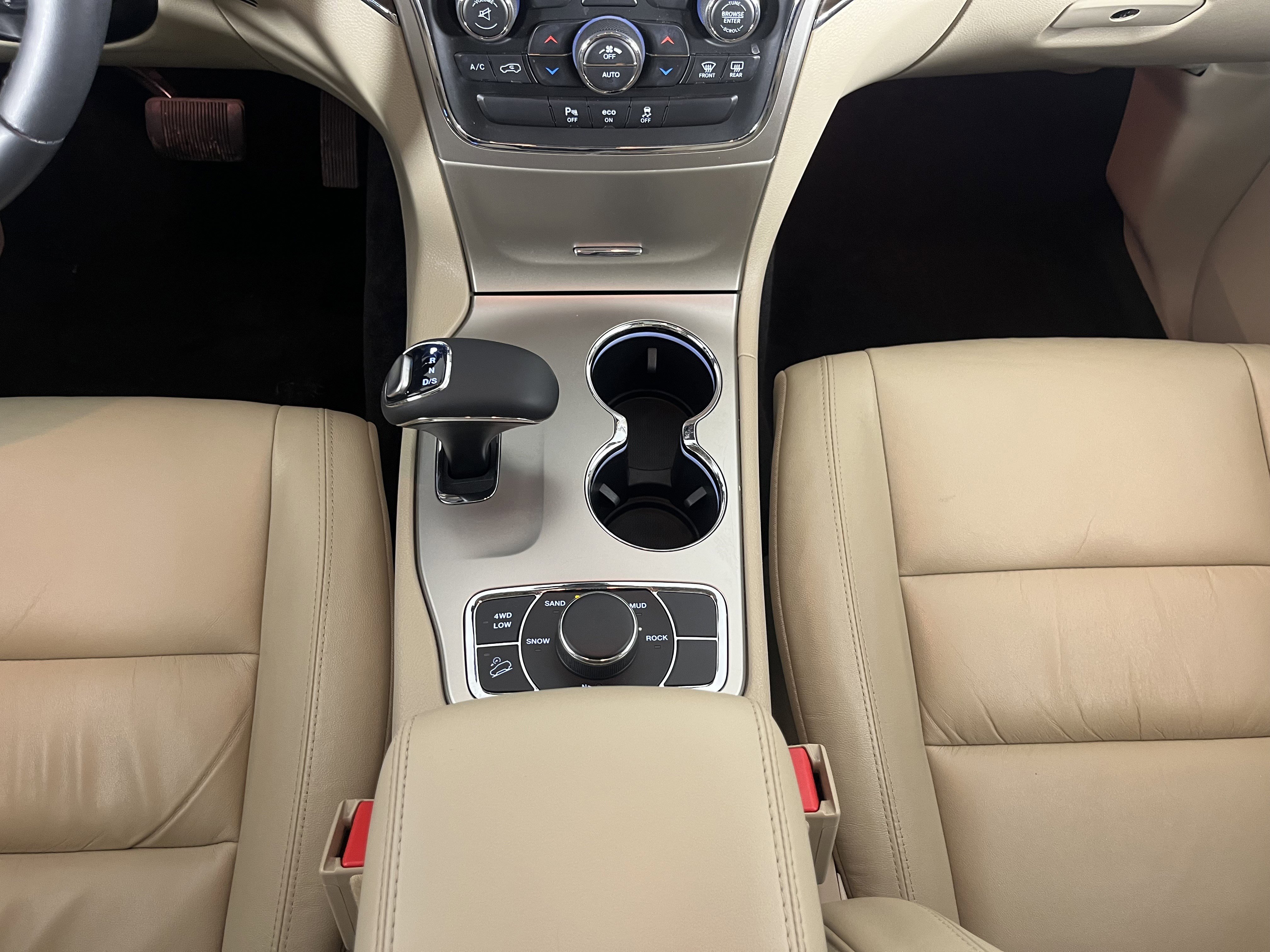 Used 2015 Jeep Grand Cherokee Limited w/ Trailer Tow Group IV image 16