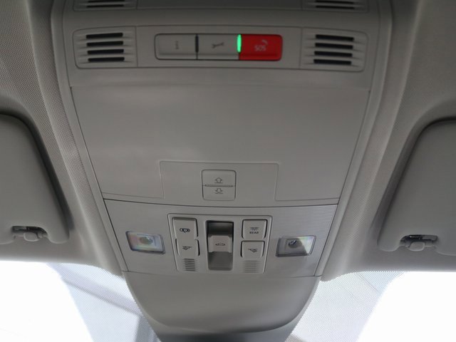 New 2025 Volkswagen Taos SE image 22