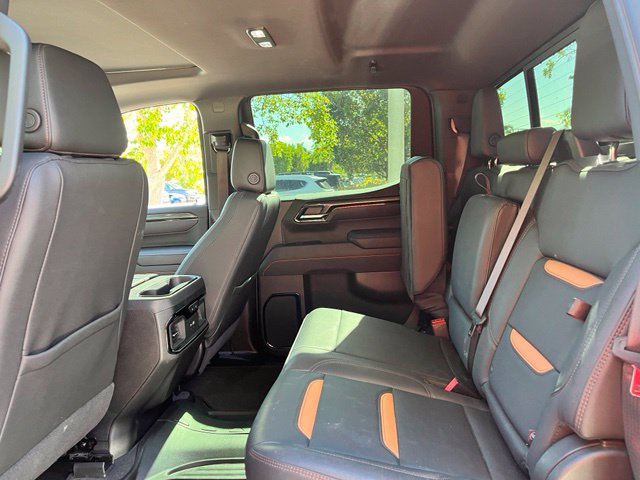 Used 2025 GMC Sierra 1500 AT4 w/ AT4 Premium Package AWD/4WD image 9