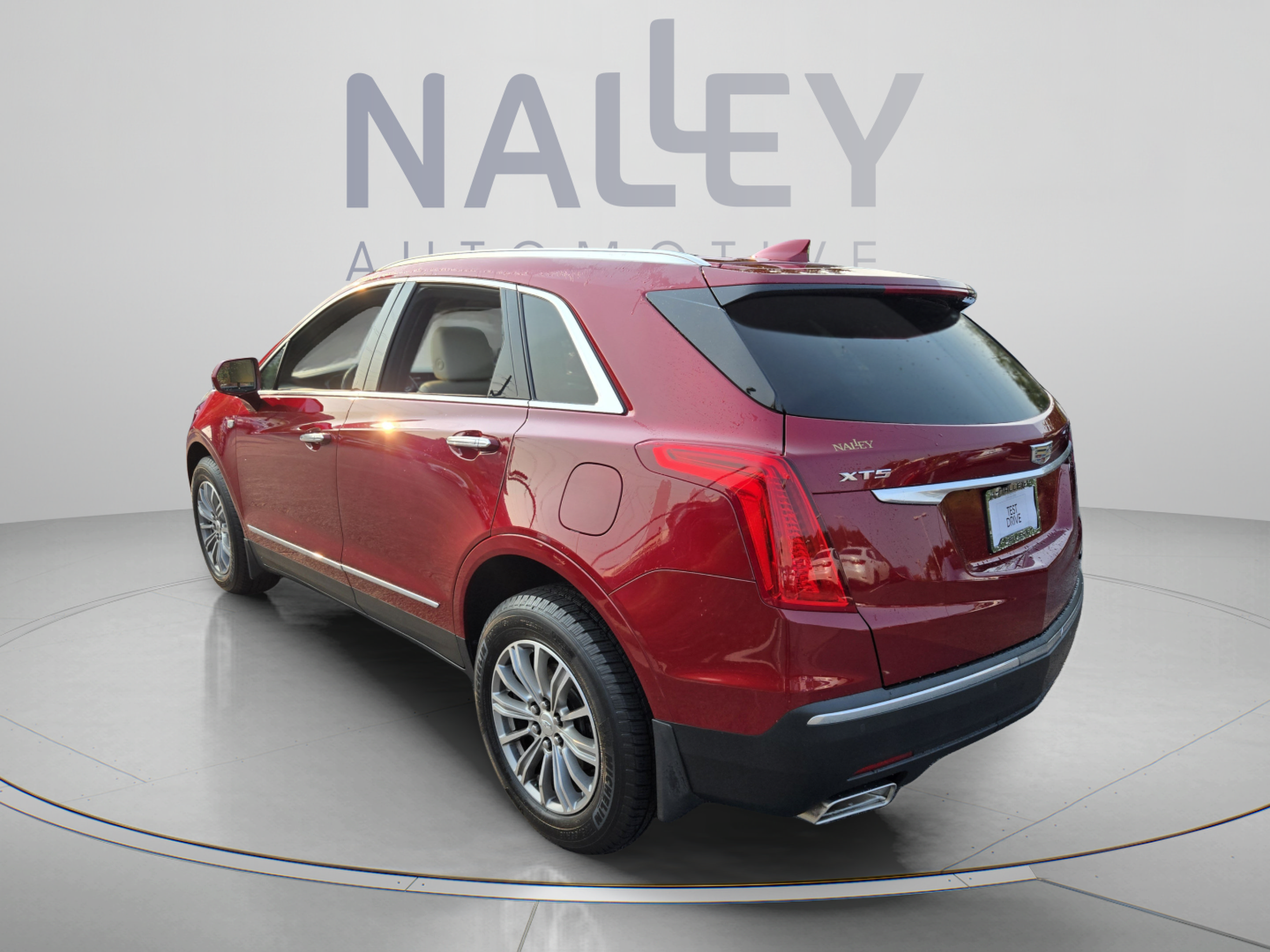 Used 2019 Cadillac XT5 Luxury FWD image 3