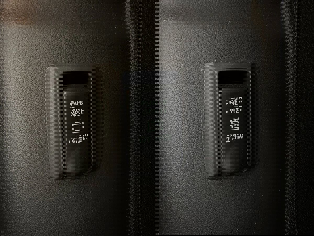 Used 2020 Mitsubishi Outlander SEL image 32