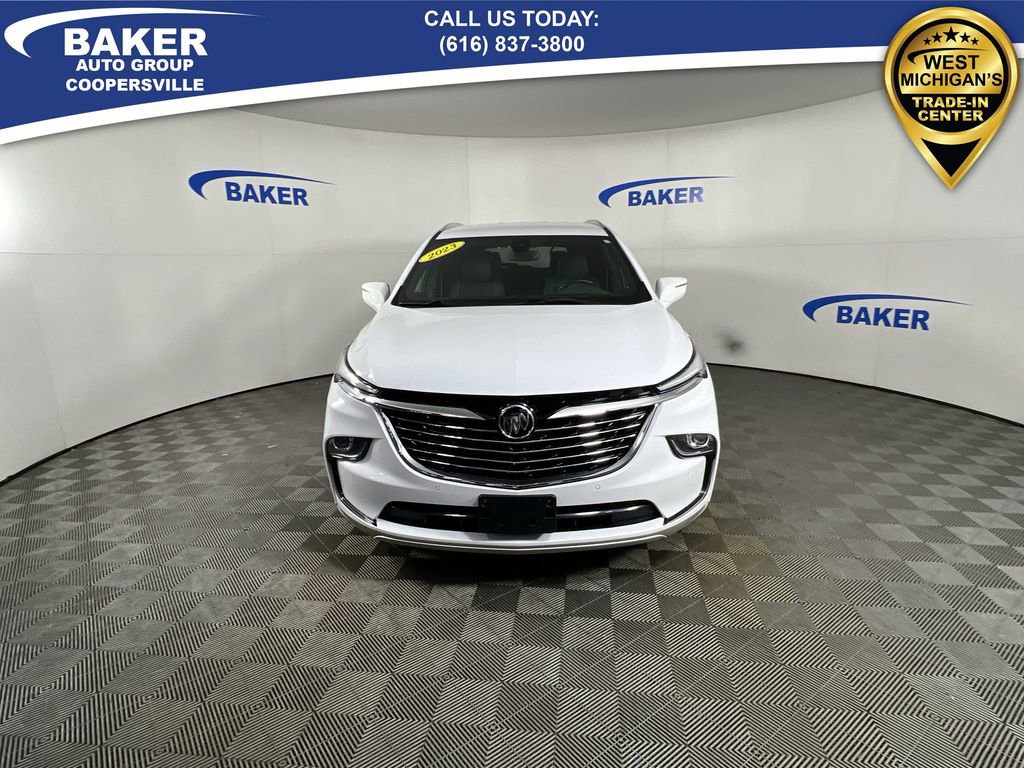 Used 2023 Buick Enclave Essence image 3