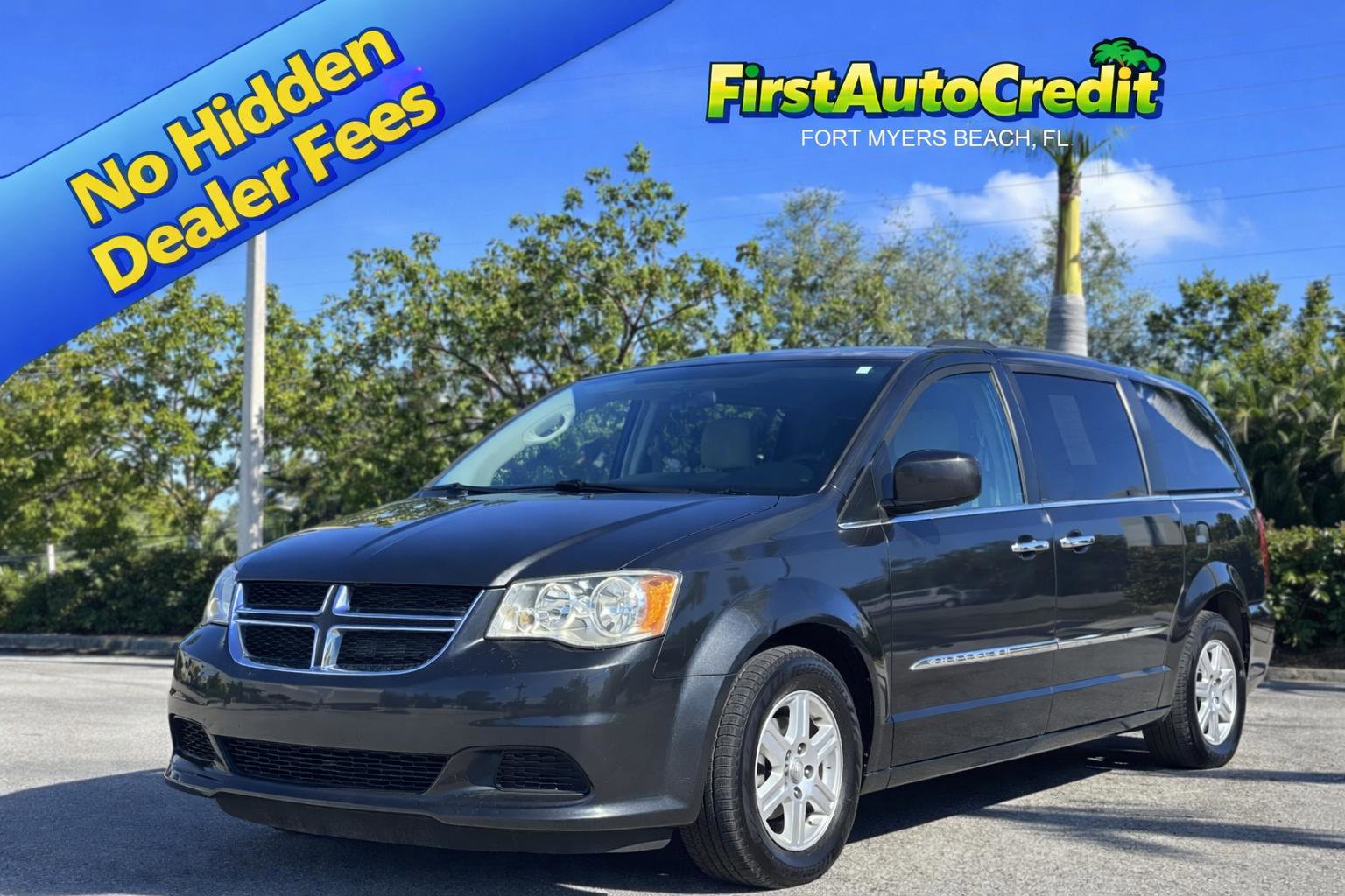 Used 2011 Chrysler Town & Country Touring w/ Security Group image 1