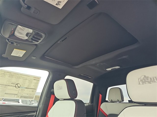 Used 2026 GMC Canyon AT4X w/ AT4X AEV Edition image 15