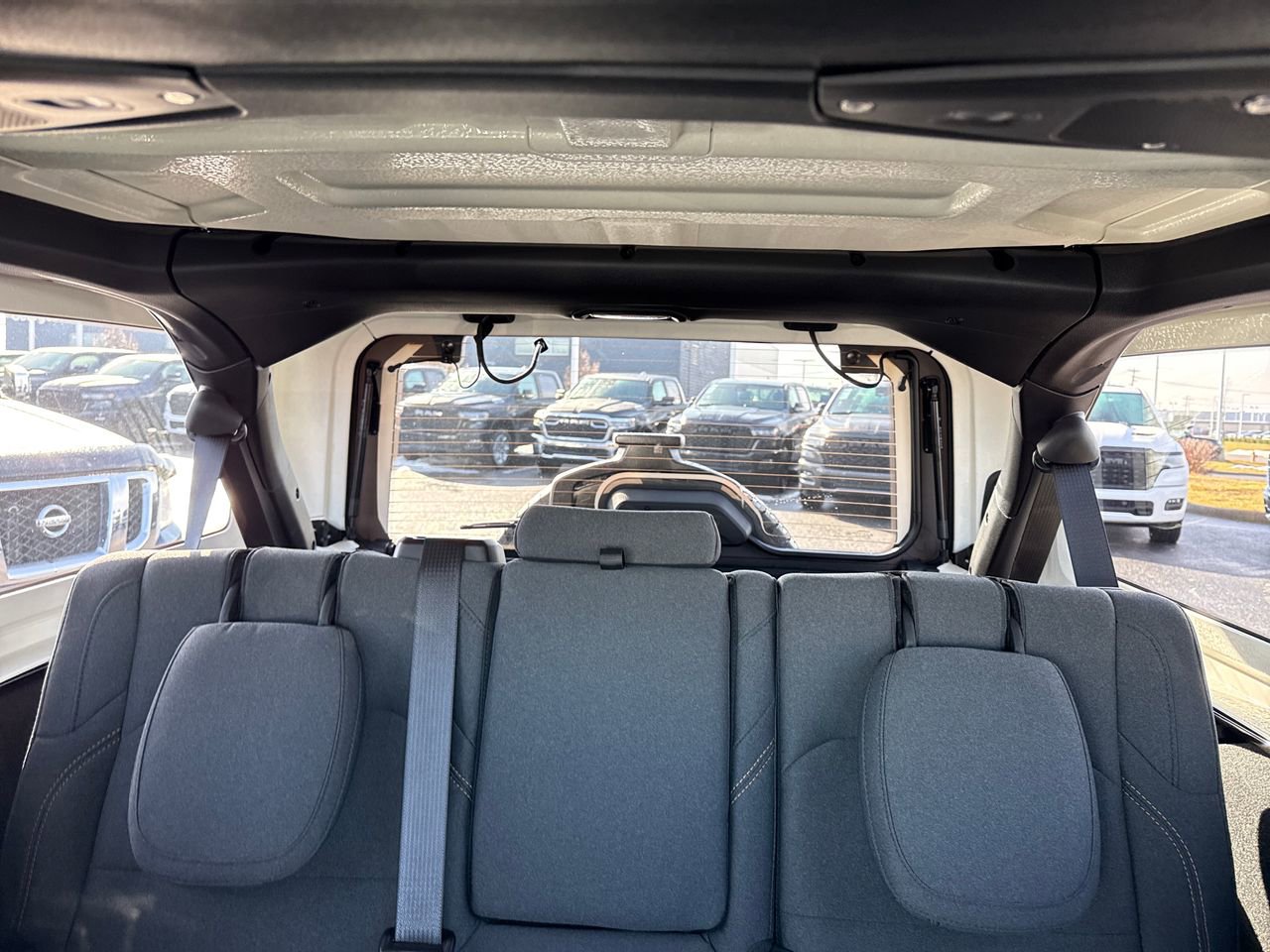 Used 2025 Jeep Wrangler Unlimited Sahara image 25