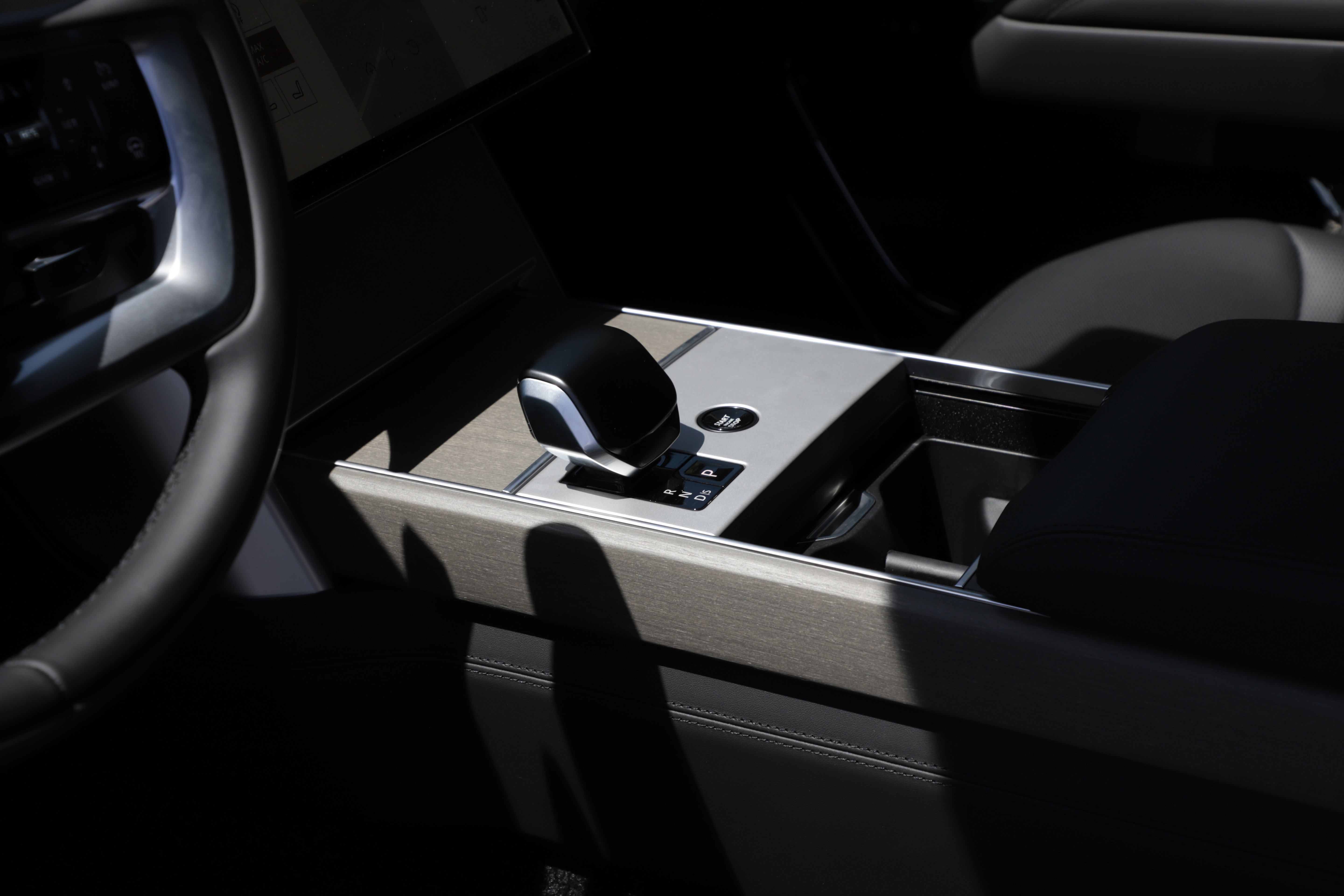 New 2026 Land Rover Range Rover SV AWD/4WD image 22