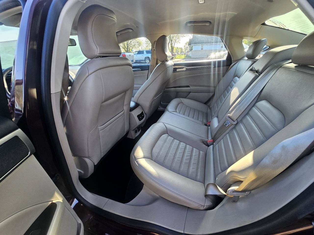 Used 2018 Ford Fusion SE w/ Equipment Group 602A FWD image 22