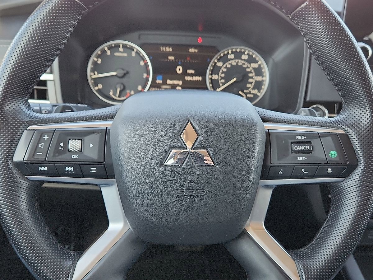 Used 2024 Mitsubishi Outlander FWD image 11