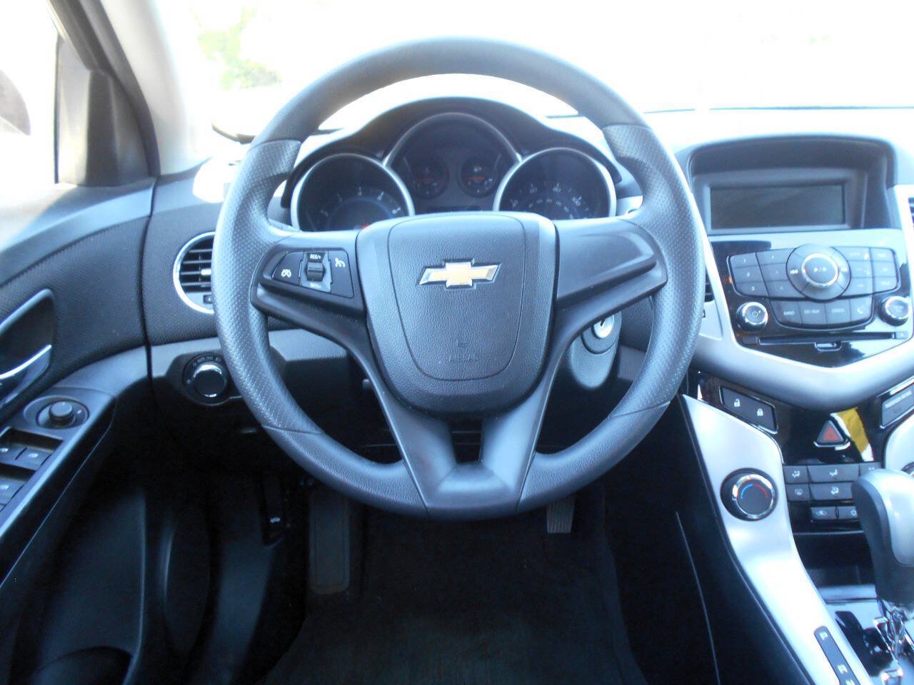 Used 2014 Chevrolet Cruze LT FWD image 11