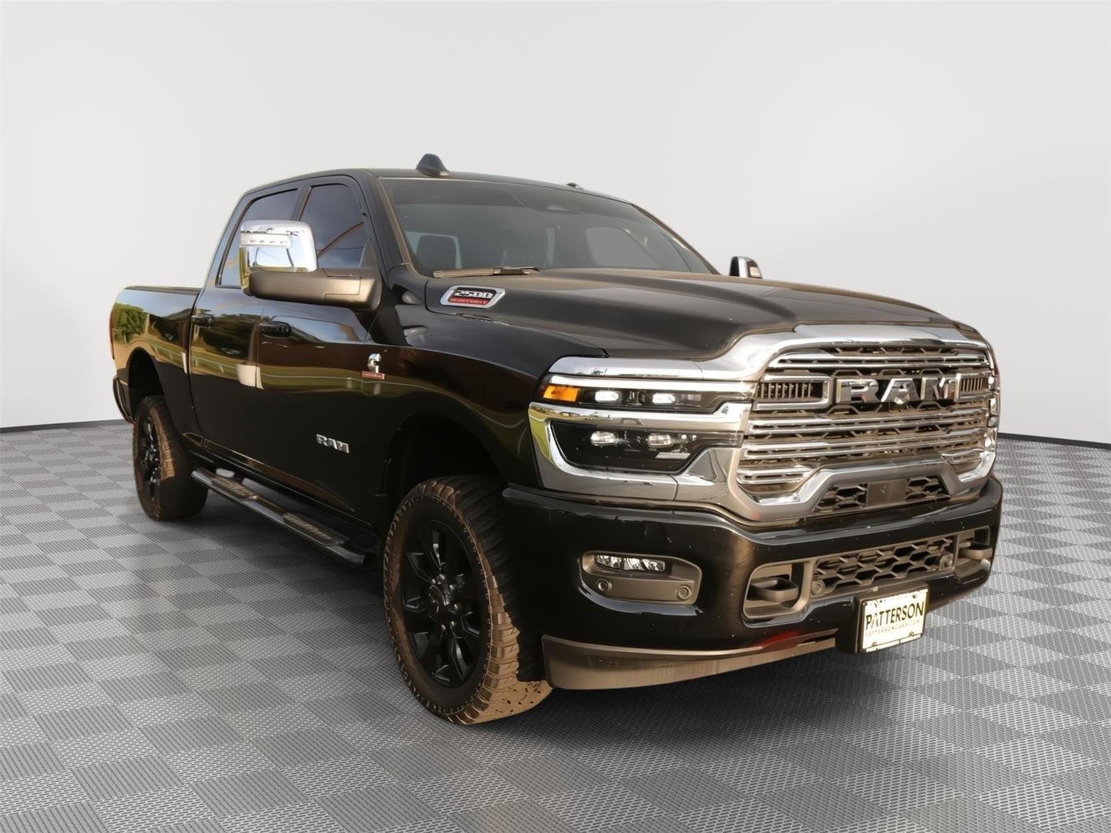 Used 2025 RAM 2500 Laramie AWD/4WD image 2