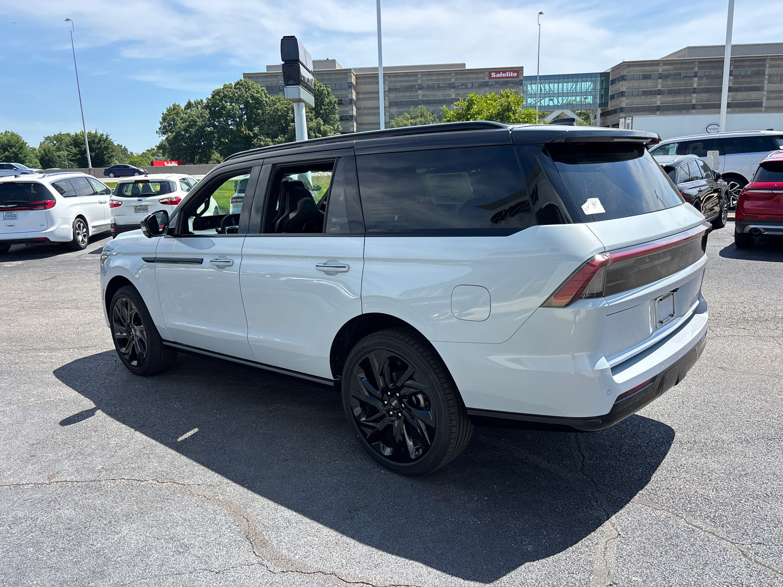 New 2026 Lincoln Navigator Black Label AWD/4WD image 5