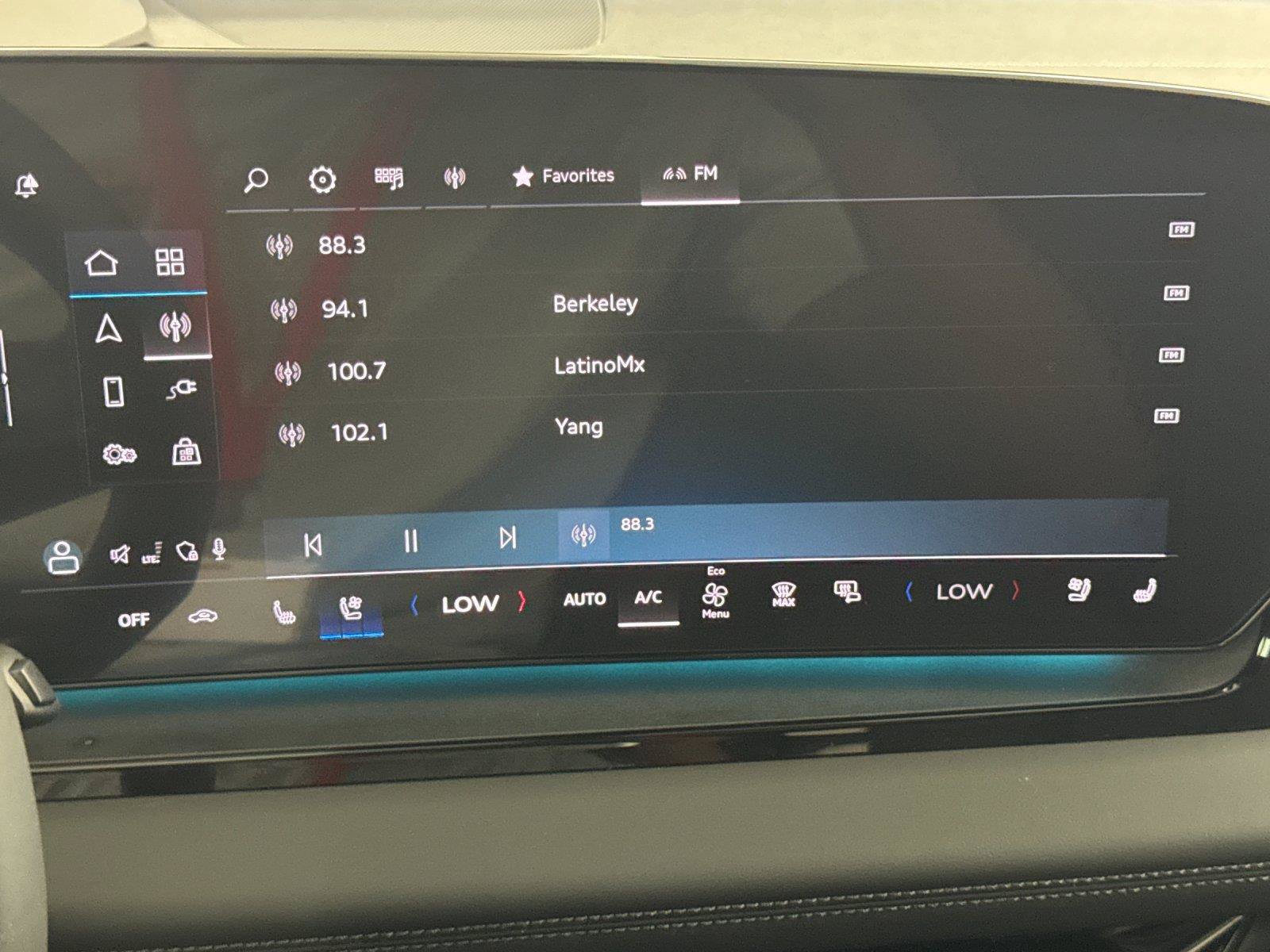 Certified 2025 Audi Q6 e-tron Premium Plus AWD/4WD image 17