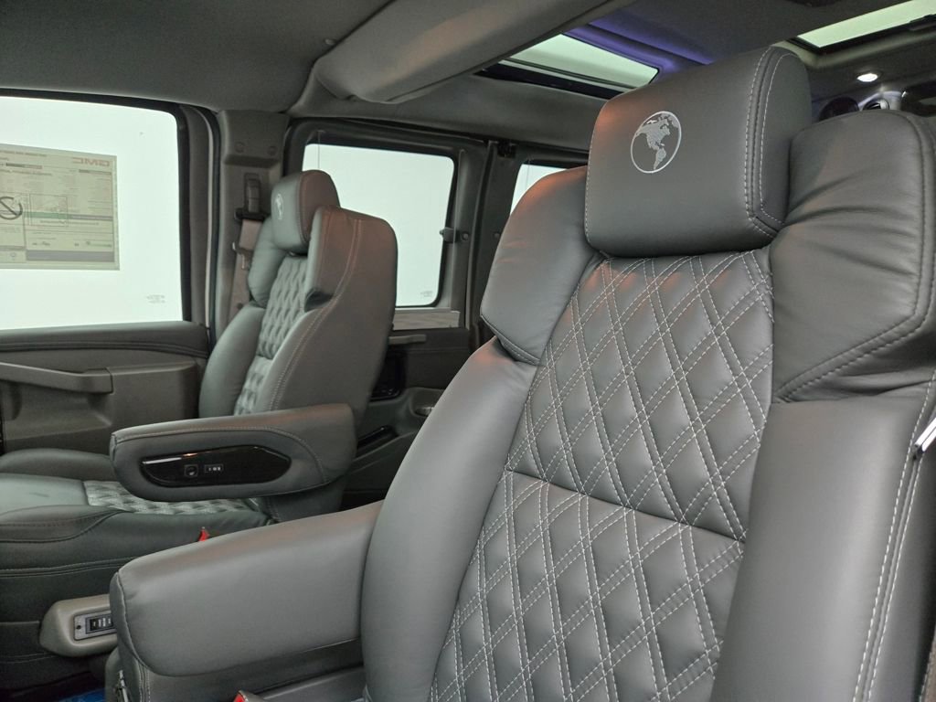 New 2025 GMC Savana 2500 w/ Driver Convenience Package image 17