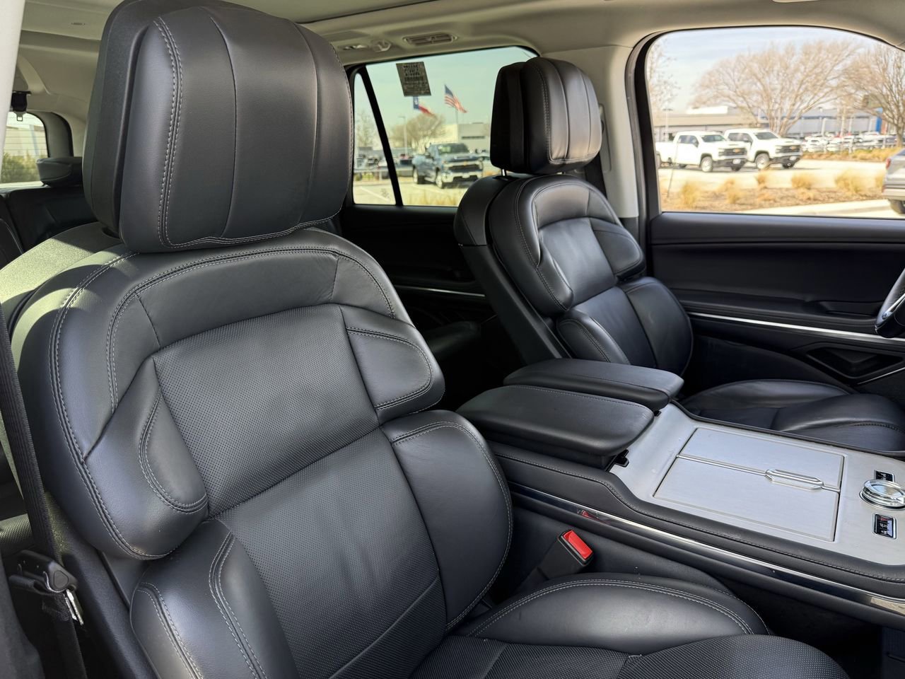 Used 2025 Lincoln Navigator Reserve image 19