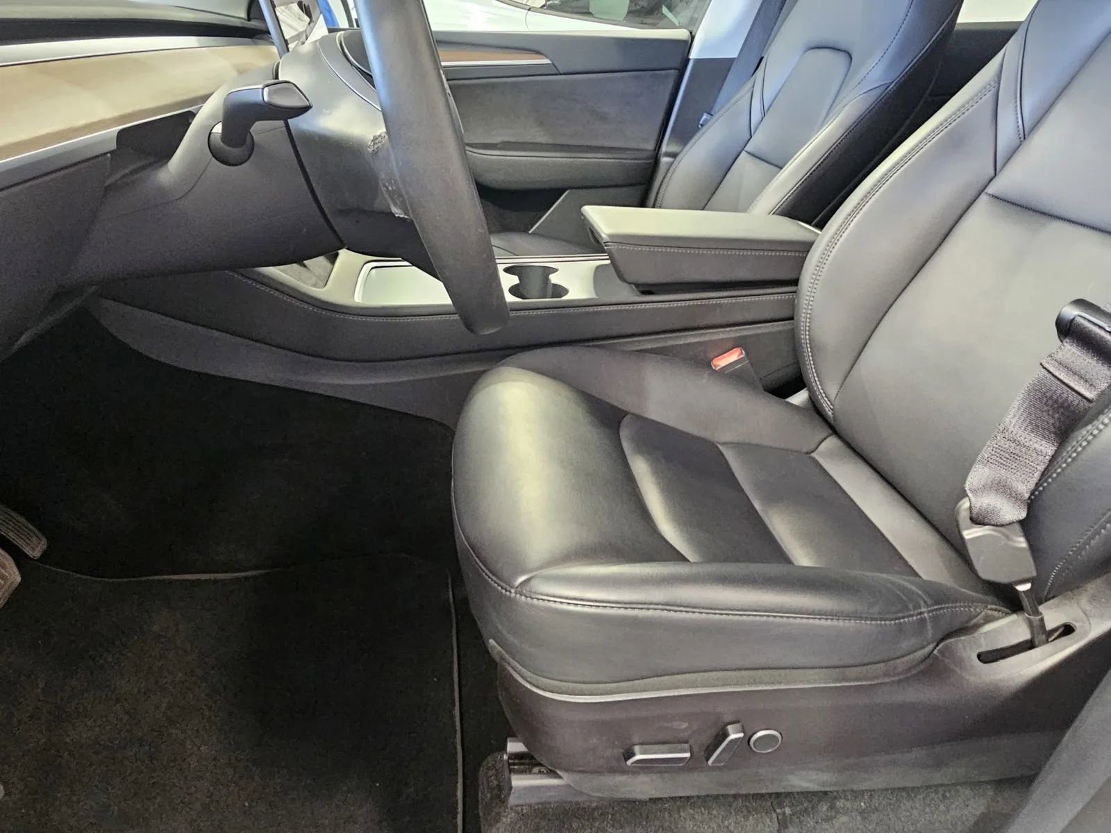 Used 2023 Tesla Model Y Long Range image 15