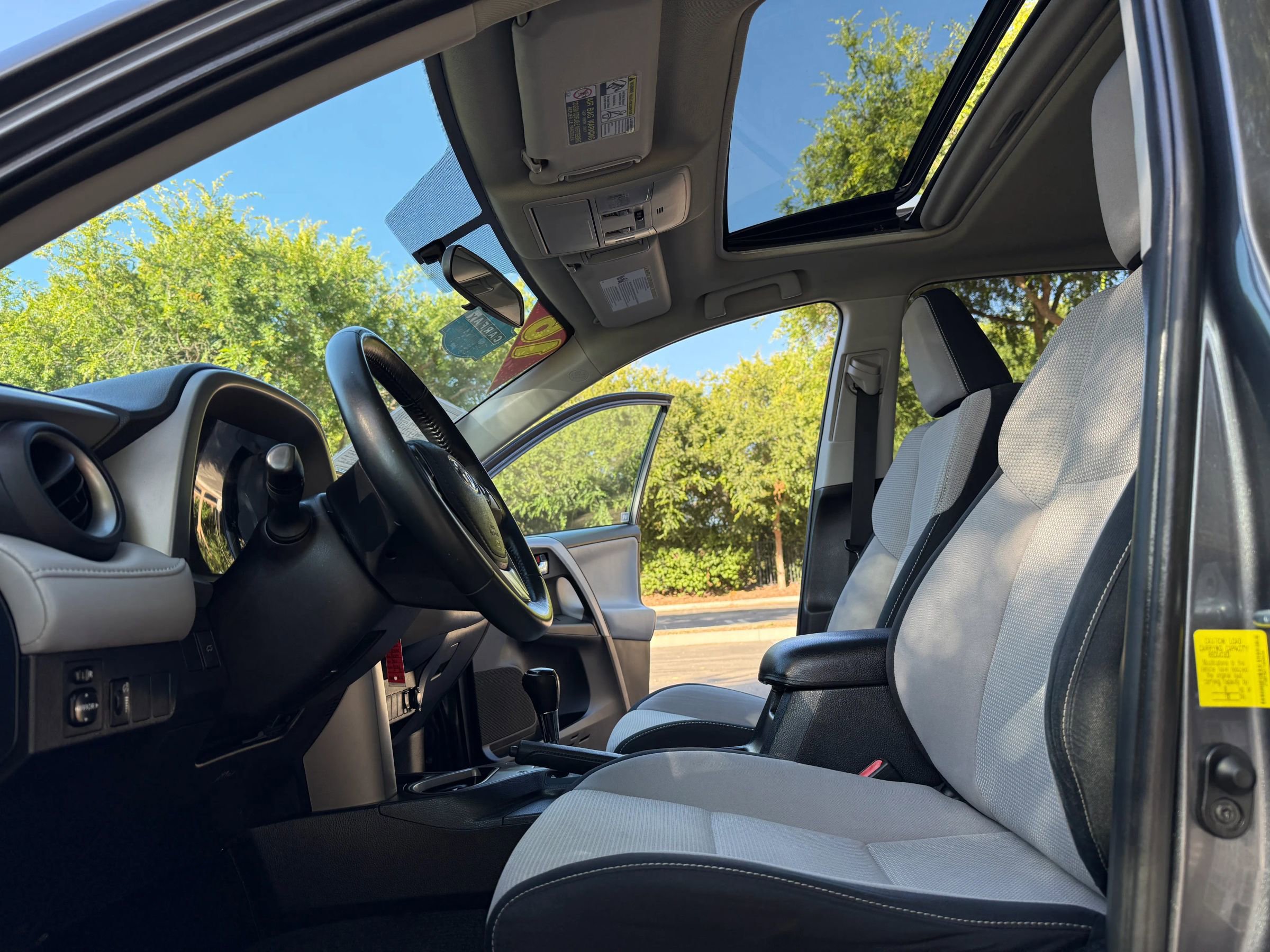 Used 2016 Toyota RAV4 XLE FWD image 16