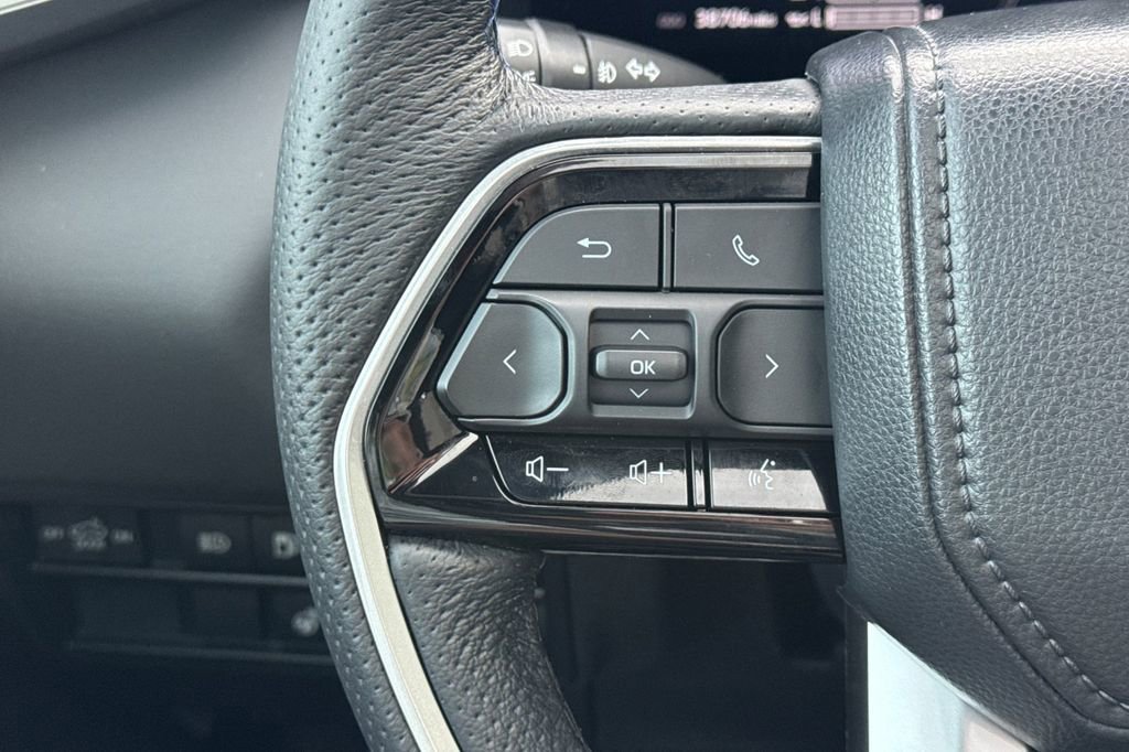 Used 2023 Toyota Tundra Platinum image 27