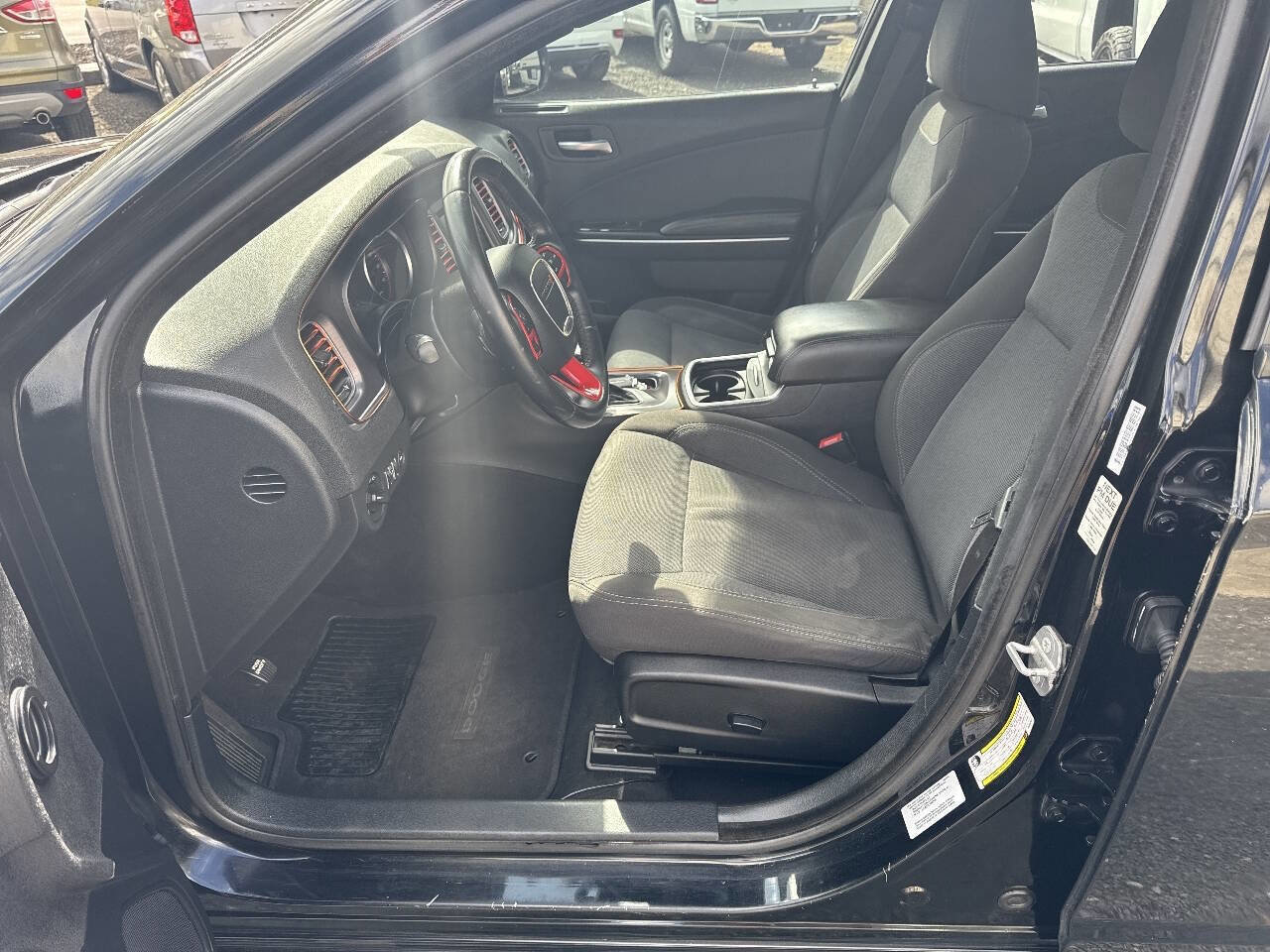 Used 2015 Dodge Charger SE w/ Popular Equipment Group image 10