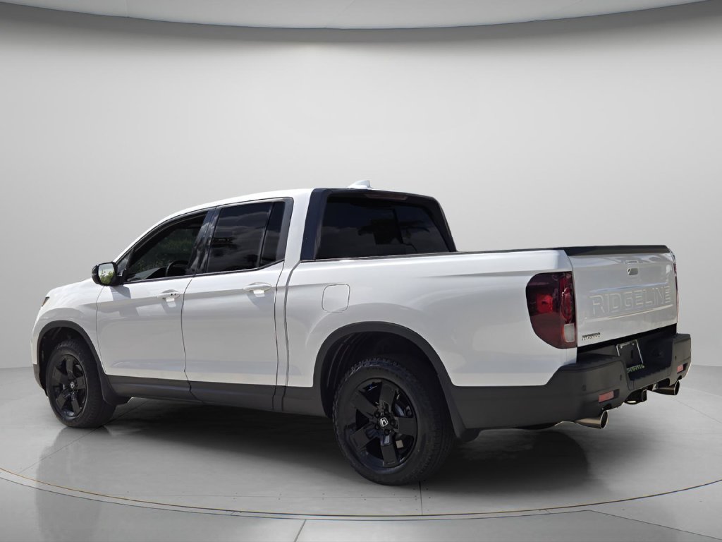 Certified 2025 Honda Ridgeline Black Edition image 8