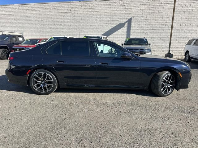 Used 2024 BMW 740i image 3