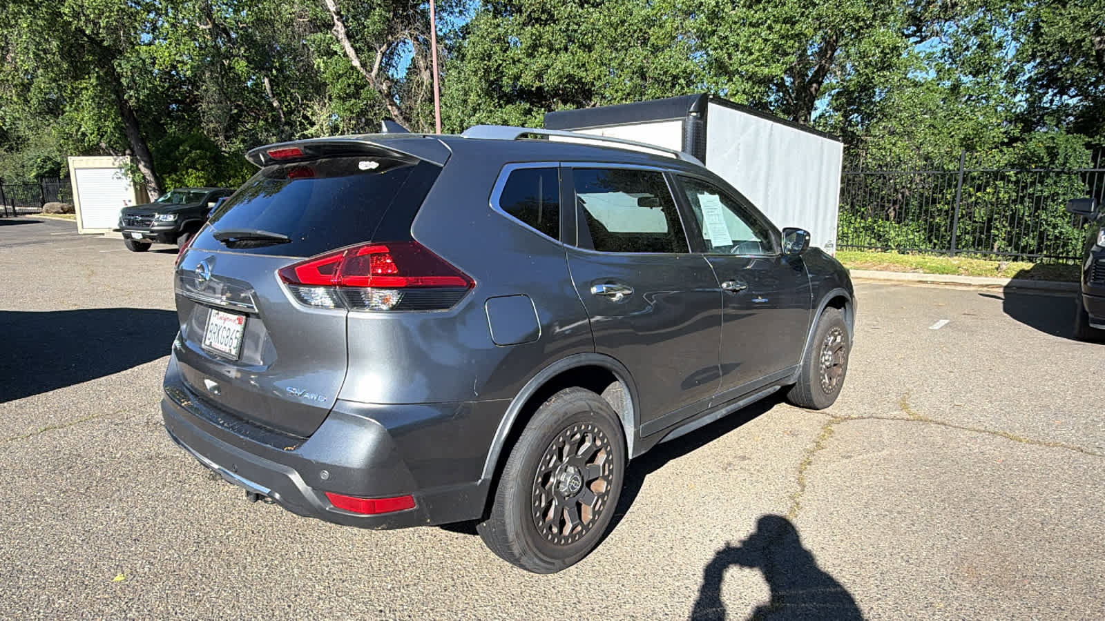 Used 2020 Nissan Rogue SV image 5