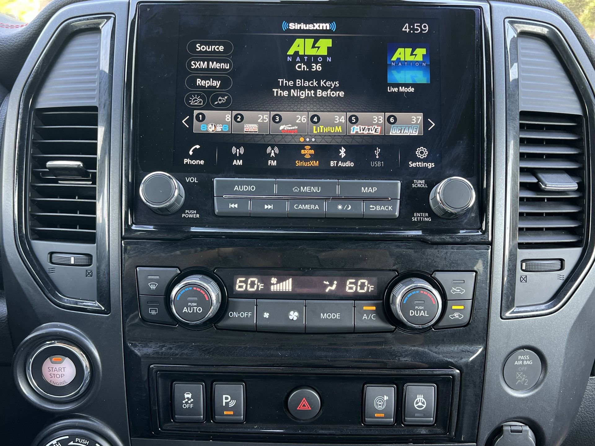Used 2021 Nissan Titan PRO-4X w/ Pro-4x Convenience Package AWD/4WD image 5