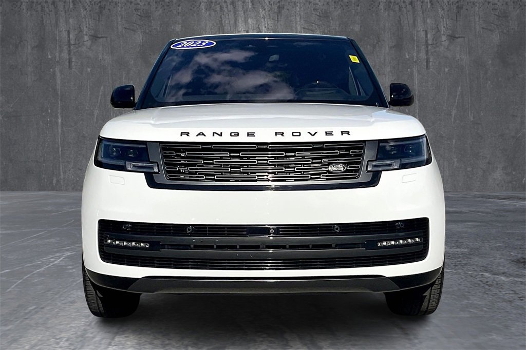 Used 2023 Land Rover Range Rover SE image 2