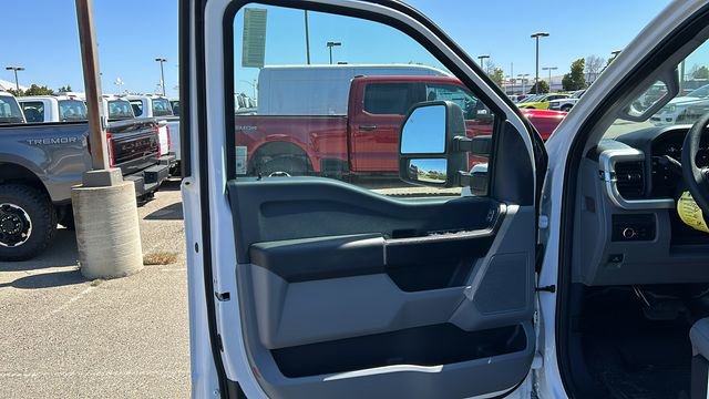 New 2025 Ford F550 4x4 SuperCab Super Duty image 12