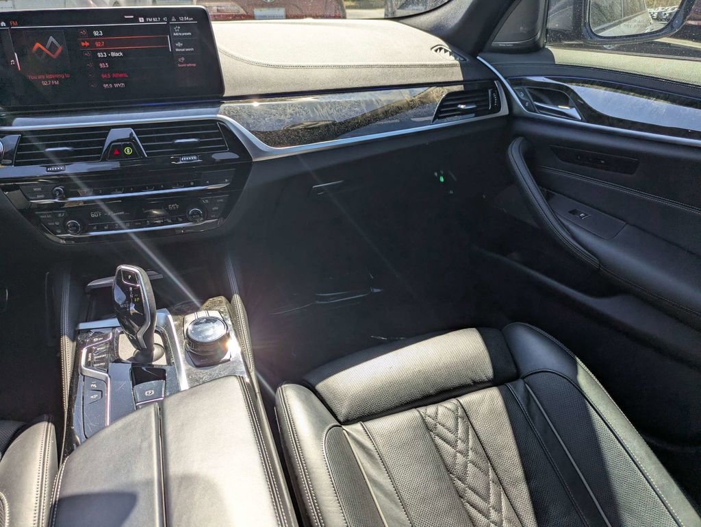 Used 2022 BMW M550i xDrive w/ Executive Package image 18