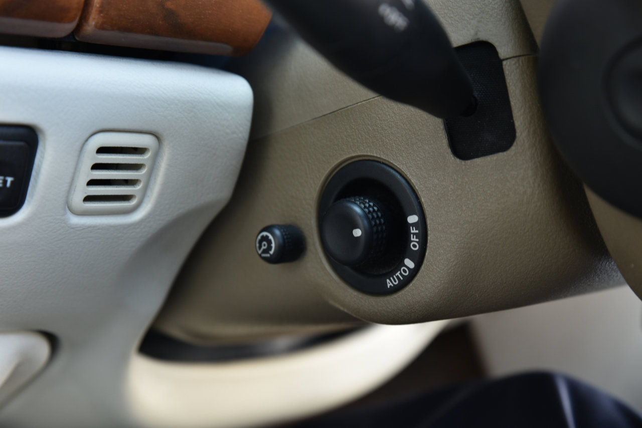 Used 2001 Jaguar XK8 Convertible image 43