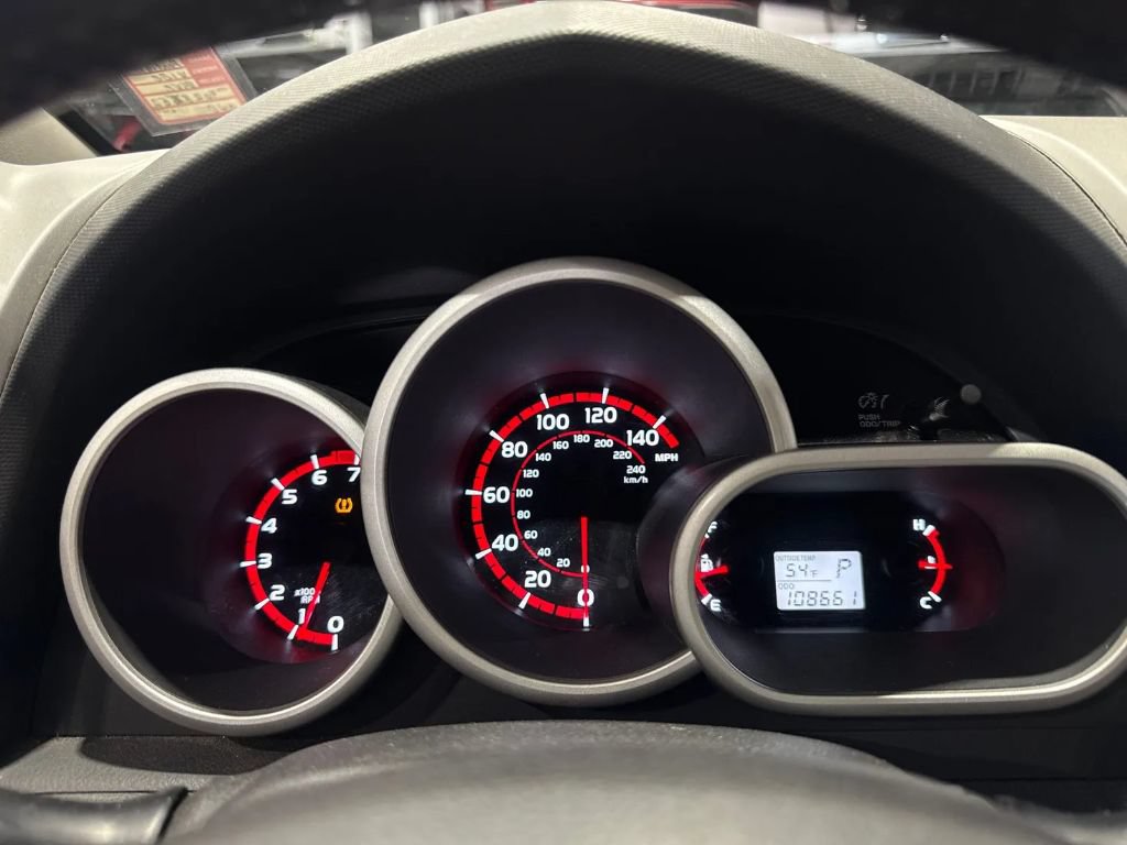 Used 2010 Pontiac Vibe AWD w/ Sun And Sound Package image 11