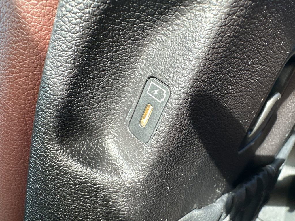 Used 2023 Kia Telluride EX w/ EX Captain's Chair Package image 15