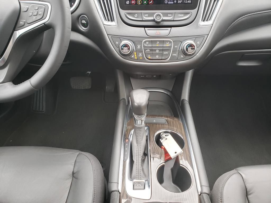 Used 2022 Chevrolet Malibu Premier FWD image 19