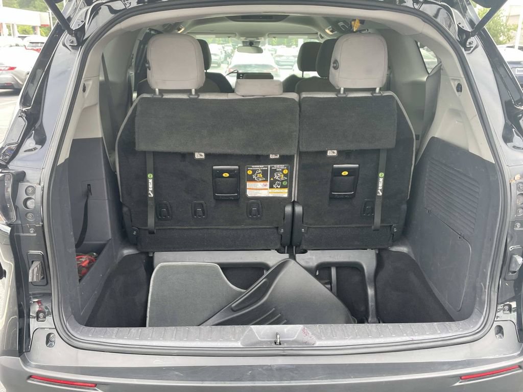 Used 2022 Toyota Sienna LE FWD image 10