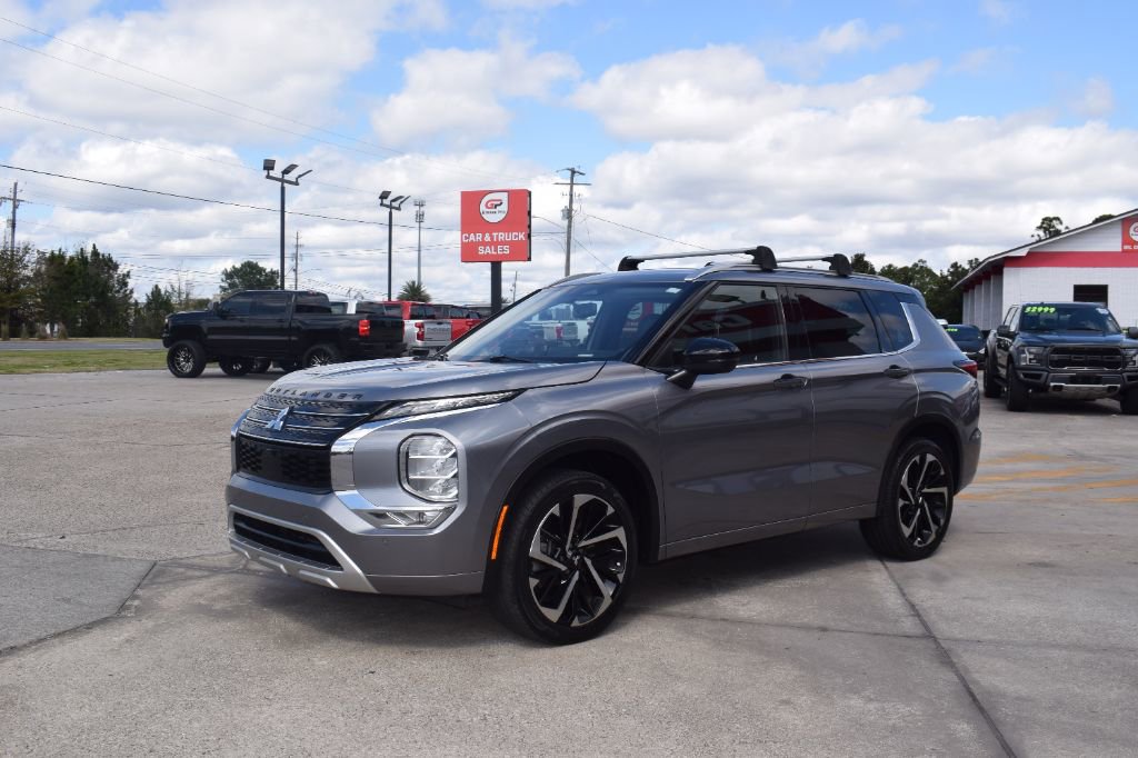 Used 2022 Mitsubishi Outlander SEL image 1