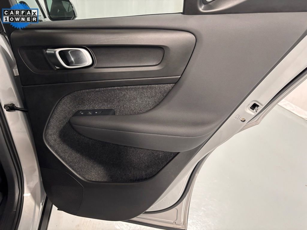 Certified 2025 Volvo XC40 B5 Plus image 25