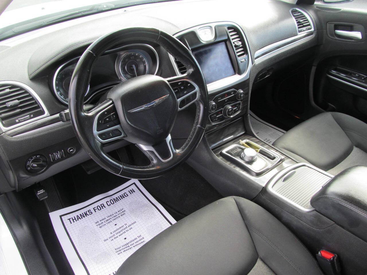 Used 2019 Chrysler 300 Touring RWD image 11