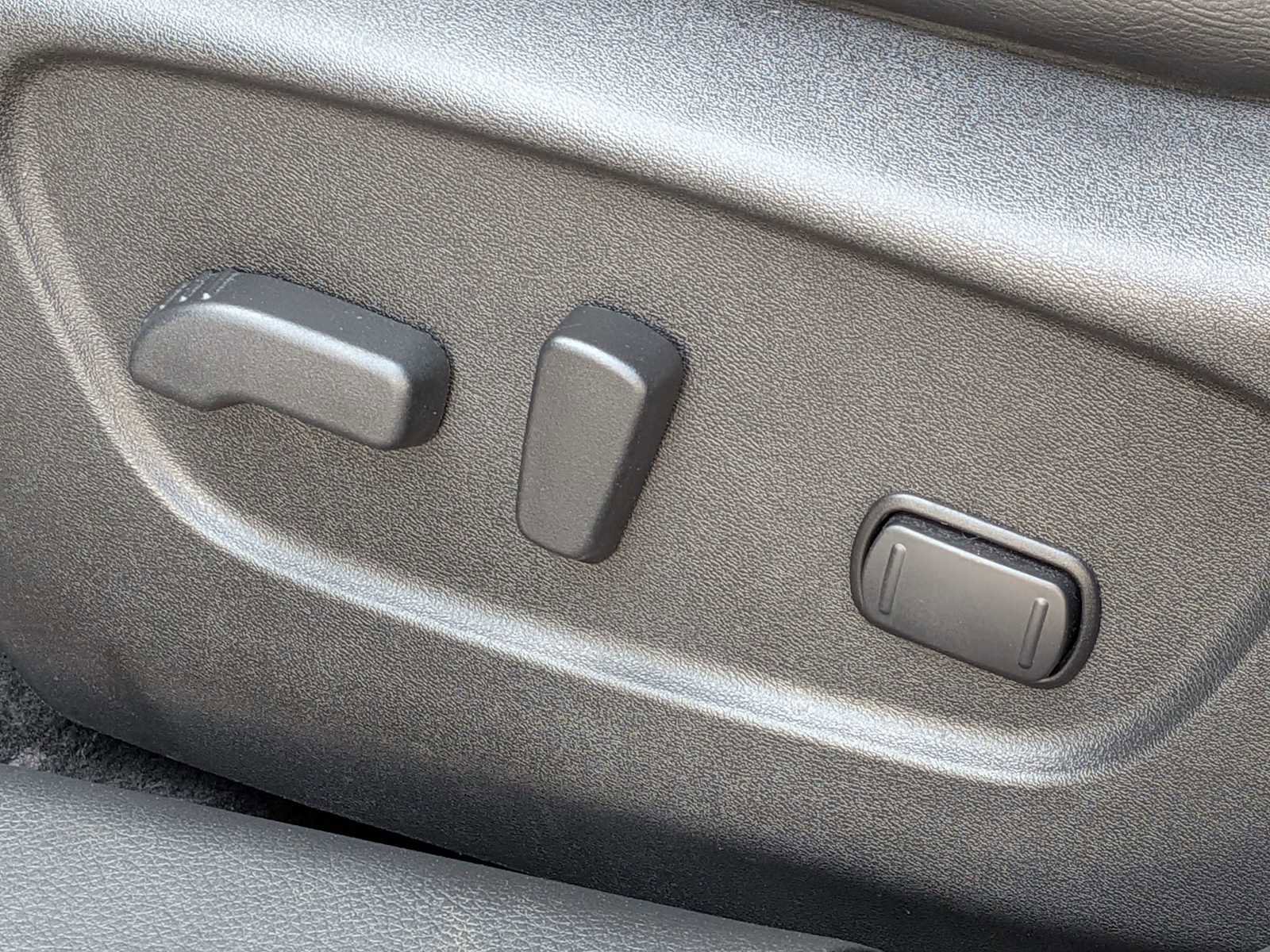 Used 2017 Nissan Rogue Sport SL w/ SL Premium Package image 16