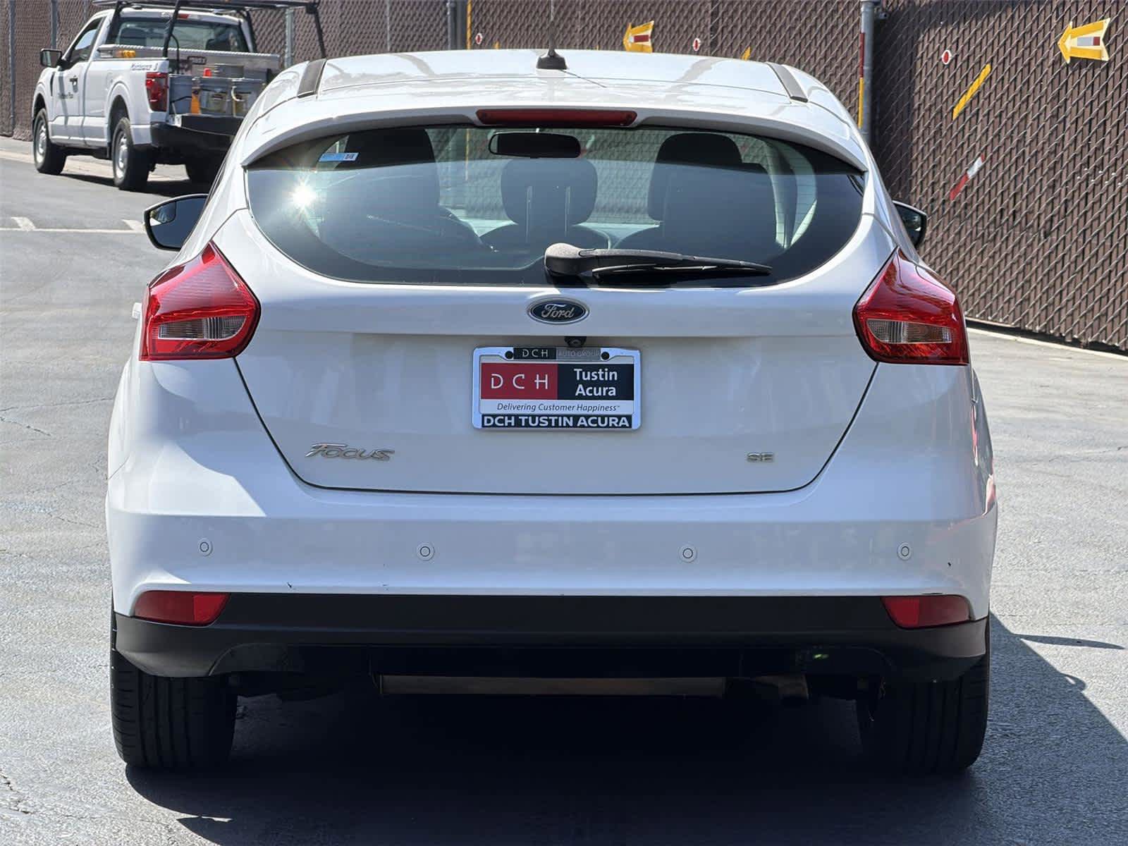 Used 2016 Ford Focus SE w/ Equipment Group 201A FWD image 6