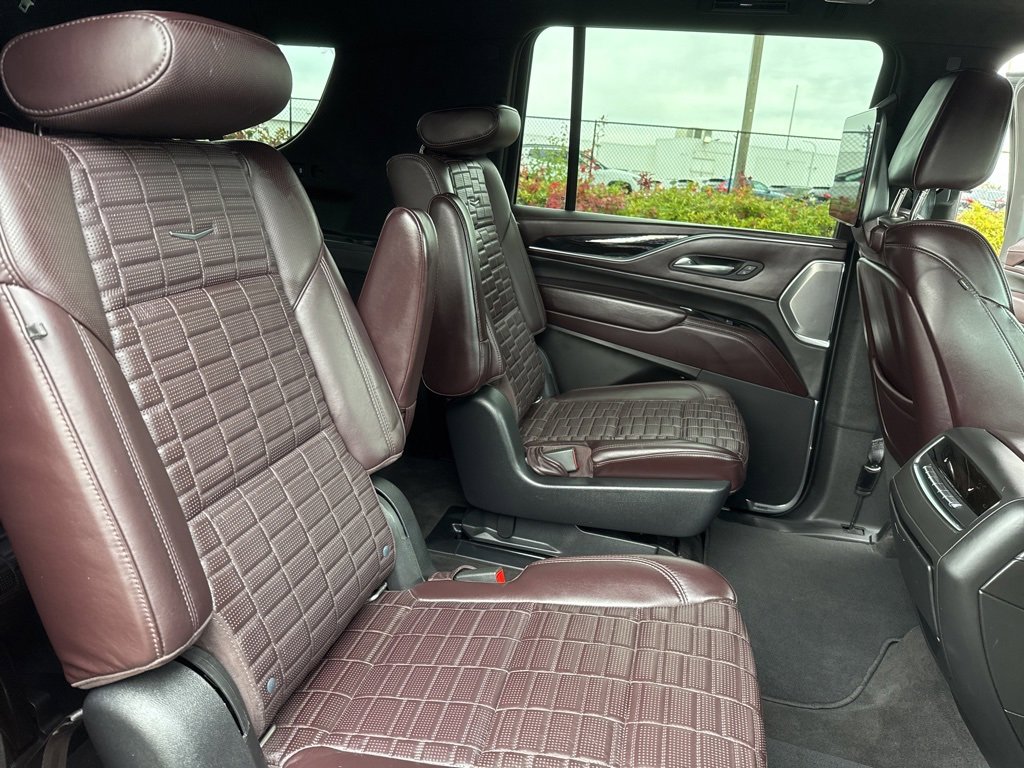 Used 2022 Cadillac Escalade ESV Premium Luxury Platinum image 27